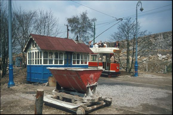 Bradford Cabmen's Shelter at Wakebridge by Winstan Bond 1978
